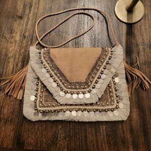 Leela Clutch shashi natural